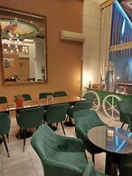Ephira Hotel