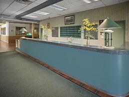 Crestwood Hotel