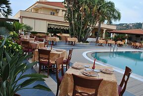 Hotel Damanse