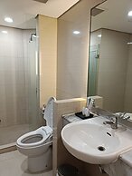 Grand Tropic Suites Hotel