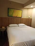 Grand Tropic Suites Hotel