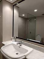 Grand Tropic Suites Hotel