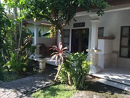 Bumi Ayu Bungalows