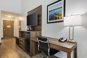 Best Western Plus First Coast Inn & Suites