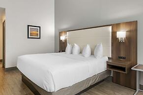 Best Western Plus First Coast Inn & Suites