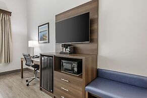 Best Western Plus First Coast Inn & Suites