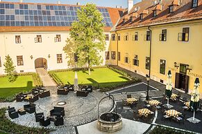 Klastrom Hotel