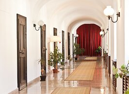 Klastrom Hotel