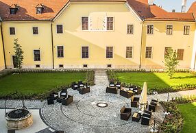 Klastrom Hotel