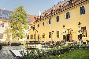 Klastrom Hotel