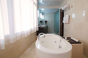Ramada by Wyndham Dongtan Hotel