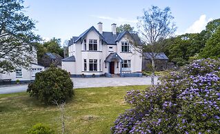 Woodhill House