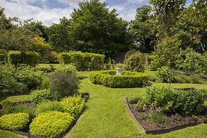 Woodhill House