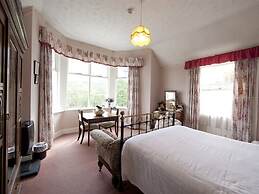Woodhill House