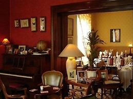 Woodhill House