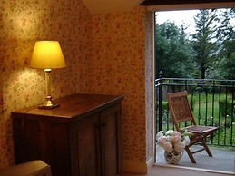 Woodhill House