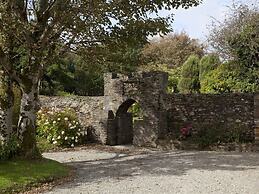 Woodhill House