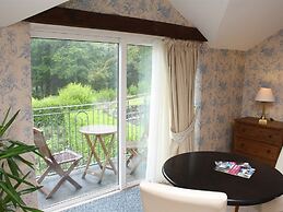 Woodhill House