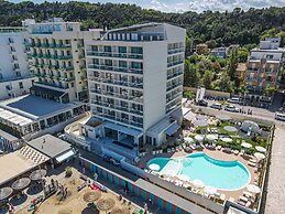 Nautilus Family Hotel