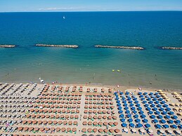 Nautilus Family Hotel