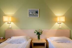 SkyPort Hotel
