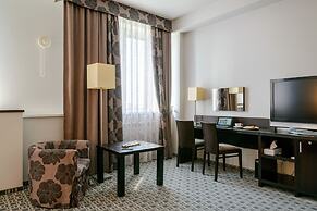 SkyPort Hotel