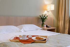SkyPort Hotel