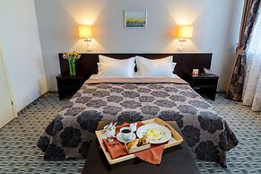 SkyPort Hotel