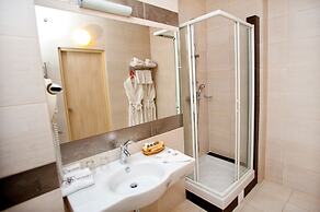 SkyPort Hotel