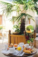 Hotel Almoria