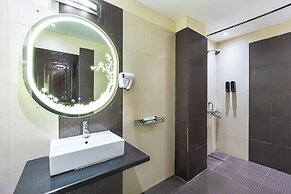 Hotel Emperor Palms at Karol Bagh