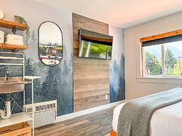 Crash Hotel Squamish