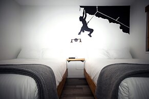 Crash Hotel Squamish
