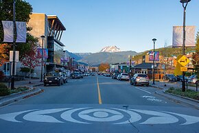 Crash Hotel Squamish