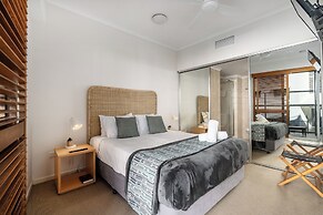 Rolling Surf Resort