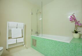 Impiq Hotel
