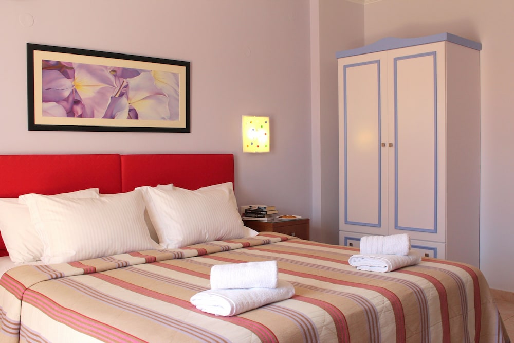 Amaryllis Hotel Apartments
