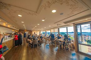 Kaftan Hotel