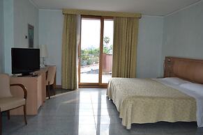 Marina Palace Hotel & Congress Hall