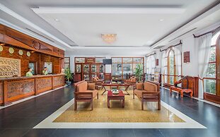 Angkor Holiday Hotel
