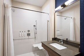 Fairfield Inn & Suites by Marriott West Kelowna