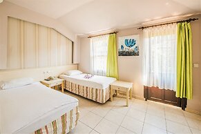 Leda Beach Hotel