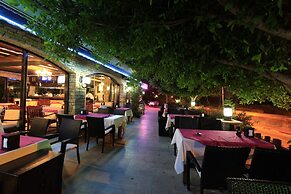 Leda Beach Hotel