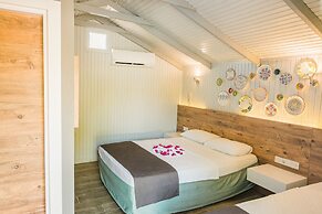 Leda Beach Hotel