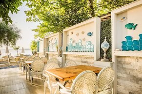 Leda Beach Hotel