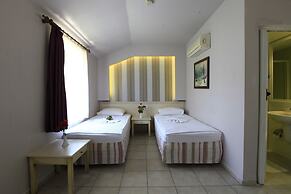 Leda Beach Hotel