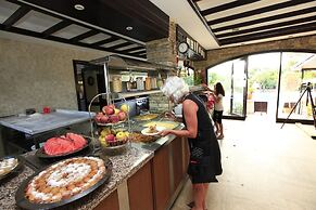 Leda Beach Hotel