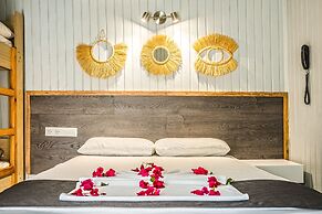 Leda Beach Hotel