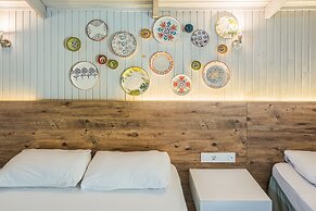 Leda Beach Hotel