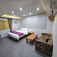 Amour Hotel
